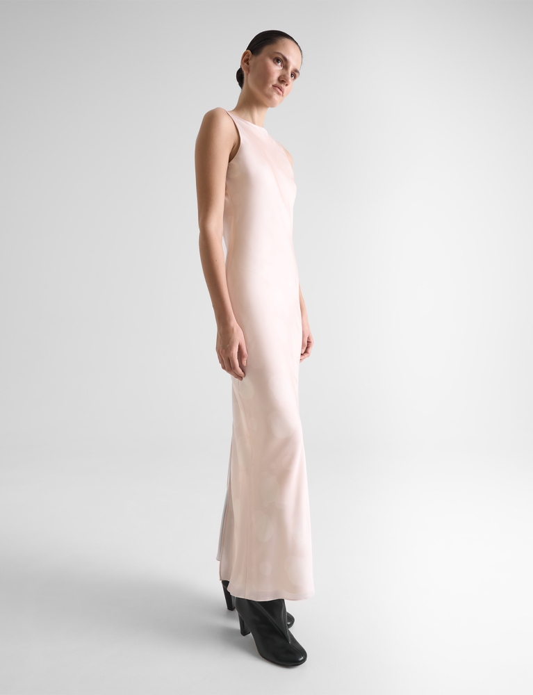 Платье с открытой спиной