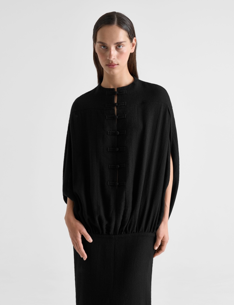 Платье с объемным лифом 