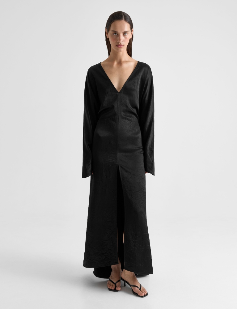 Платье объемное с разрезами 