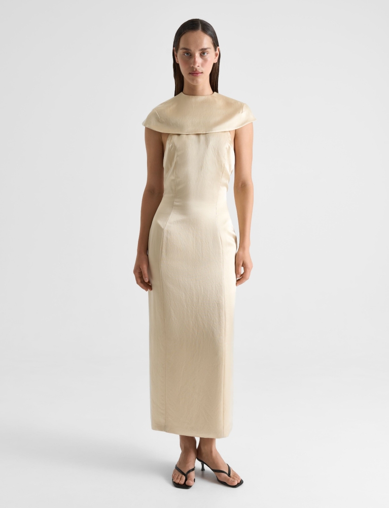 Платье с оплечьем