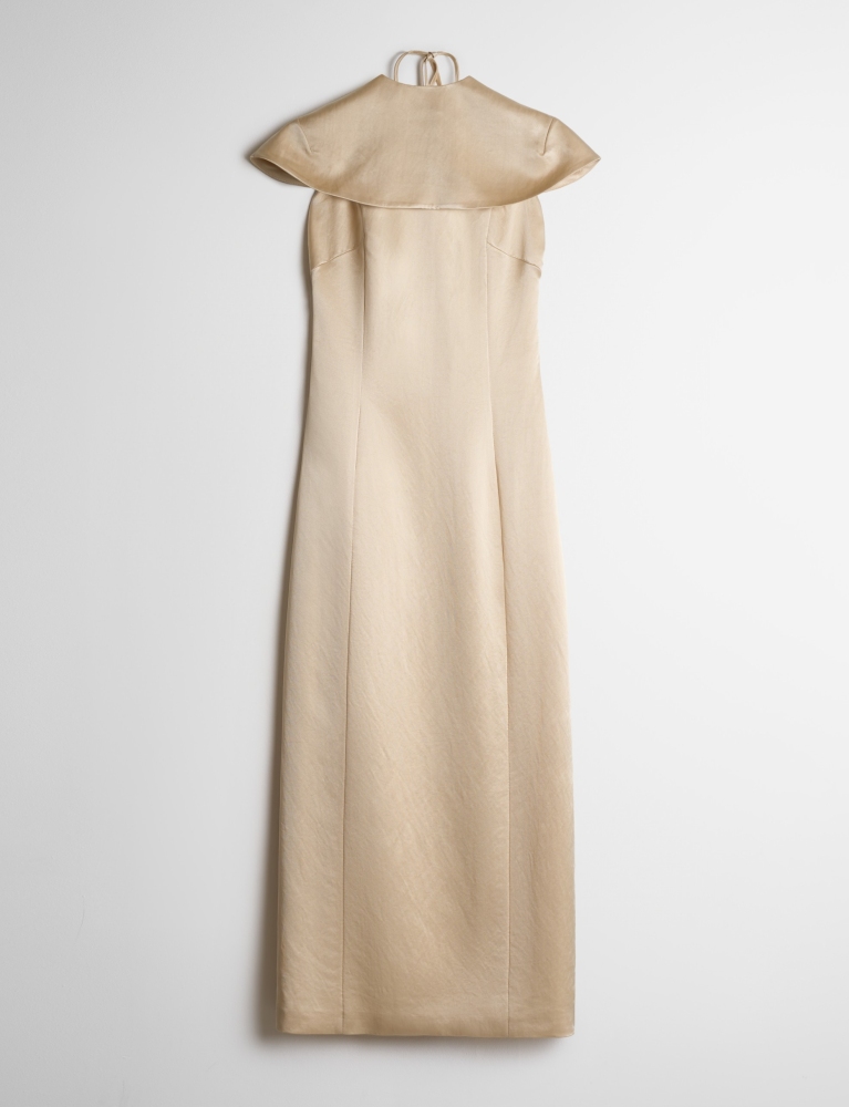 Платье с оплечьем